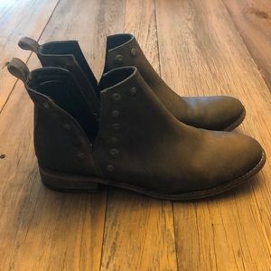 Ankle booties